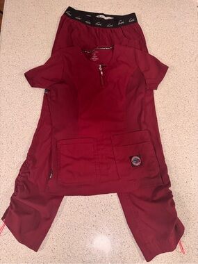 Koi Lite Maroon Burgundy Scrub Set XS